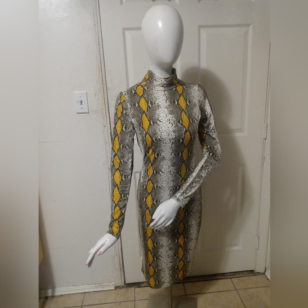 Brexy Snake Patterned Bodycon Size M